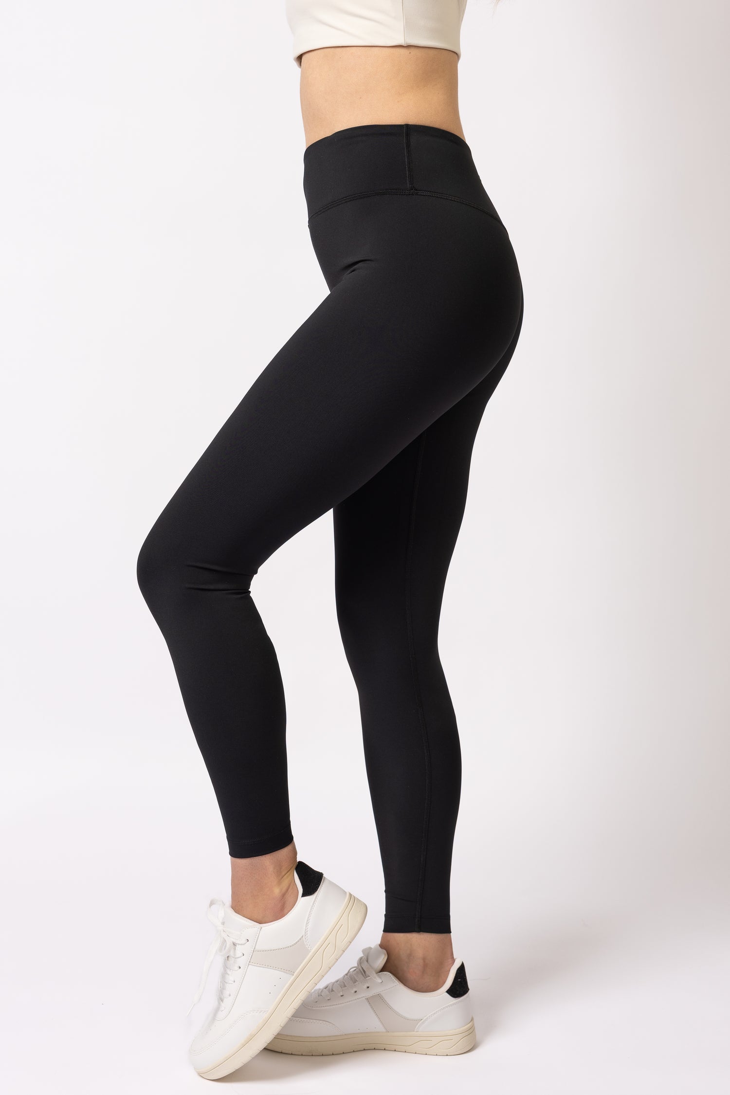 EVERYDAY LEGGING WITH “SLIP & CLICK” MECHANISM
